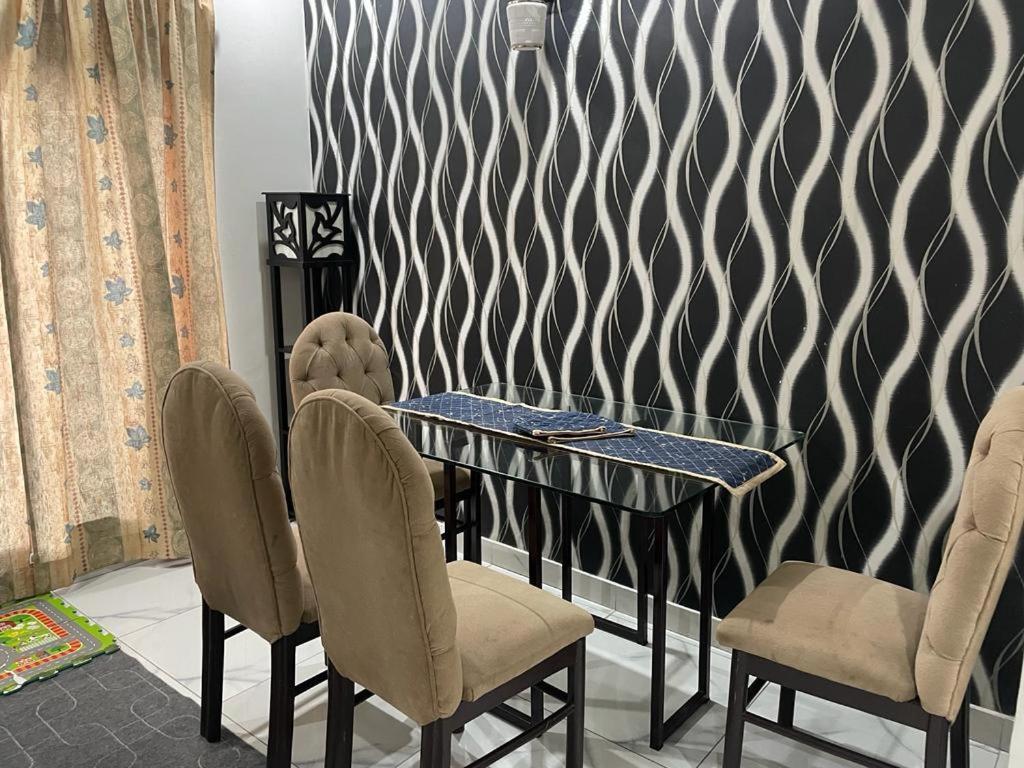Grey Orchard Homestay - A Family Place Lahore Bagian luar foto
